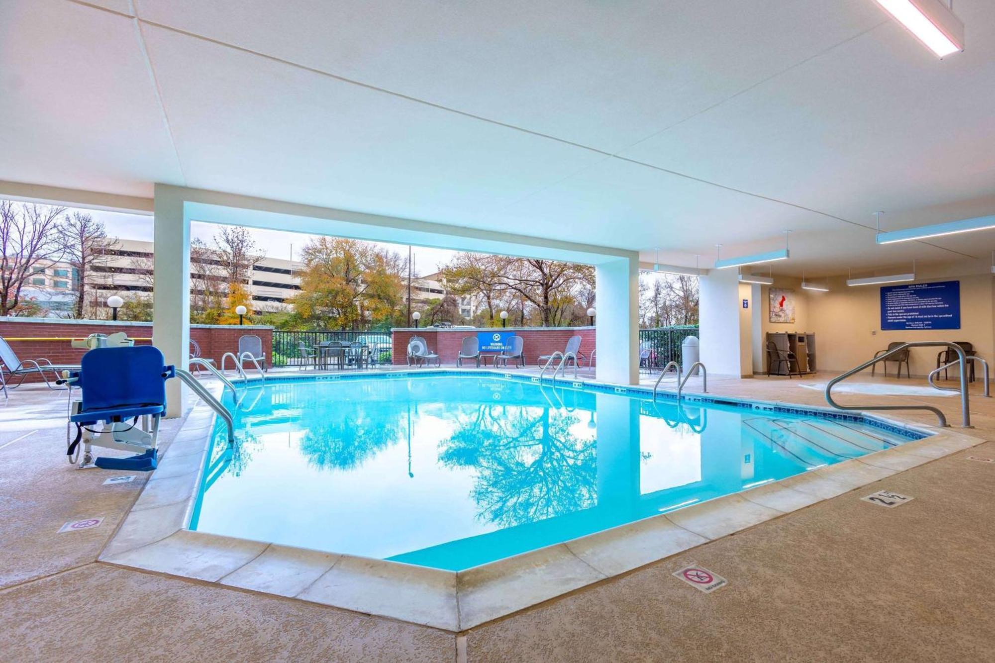 Heritage Inn & Suites The Woodlands, Trademark By Wyndham Bagian luar foto