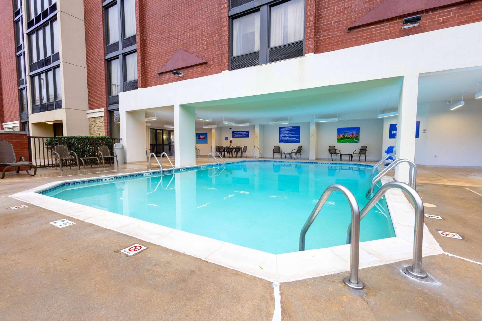 Heritage Inn & Suites The Woodlands, Trademark By Wyndham Bagian luar foto