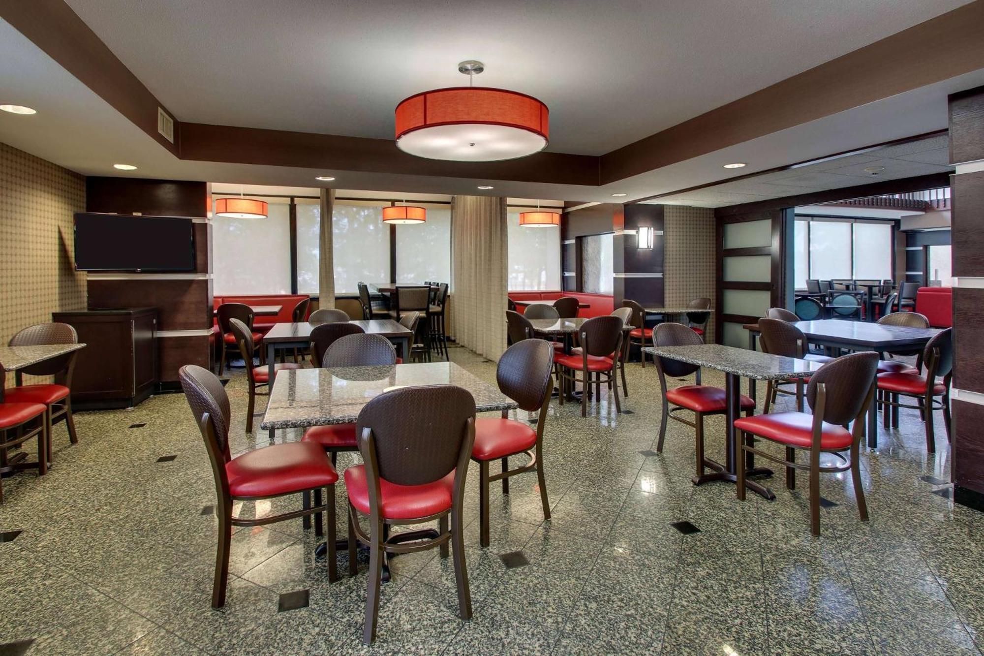 Heritage Inn & Suites The Woodlands, Trademark By Wyndham Bagian luar foto