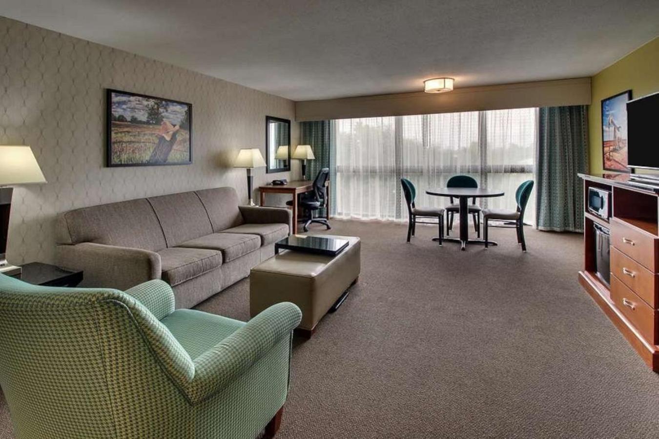 Heritage Inn & Suites The Woodlands, Trademark By Wyndham Bagian luar foto