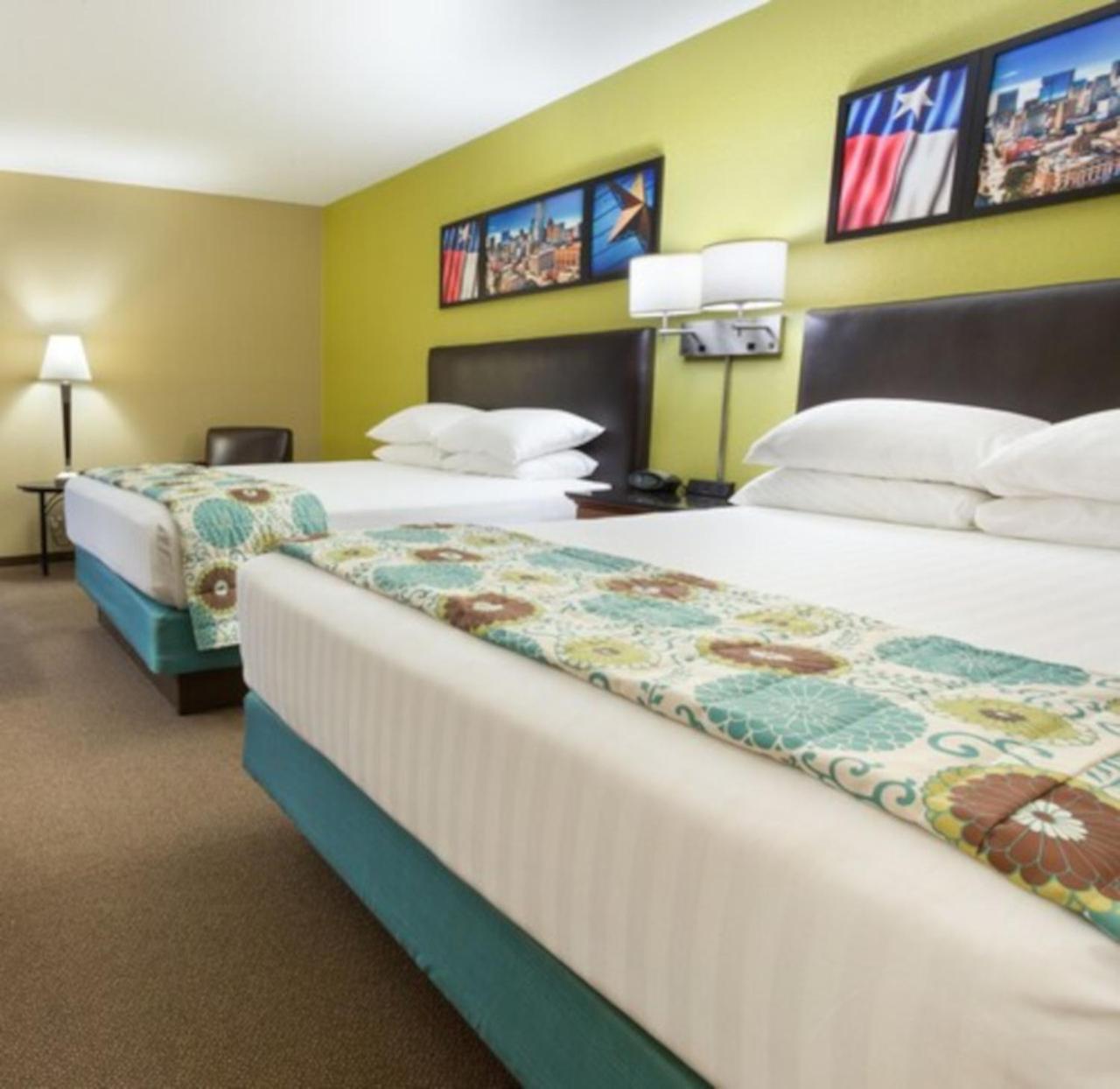 Heritage Inn & Suites The Woodlands, Trademark By Wyndham Bagian luar foto