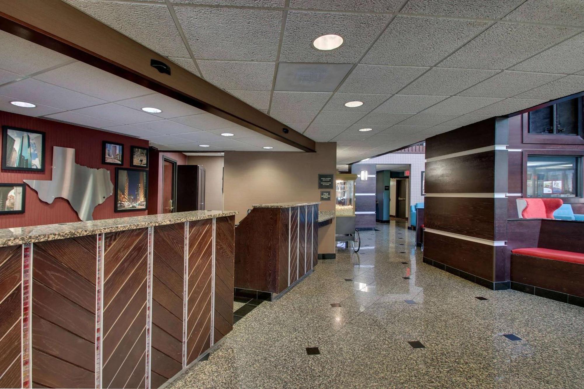 Heritage Inn & Suites The Woodlands, Trademark By Wyndham Bagian luar foto