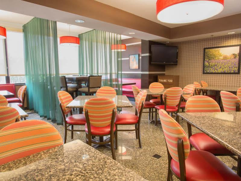 Heritage Inn & Suites The Woodlands, Trademark By Wyndham Bagian luar foto
